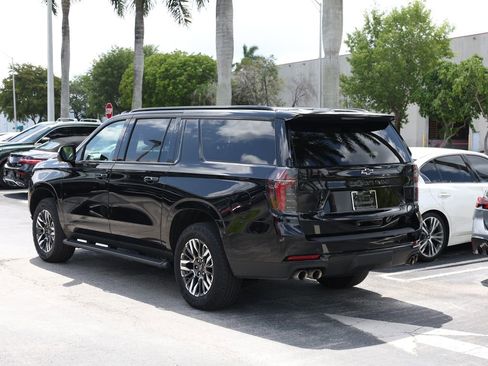 Used 2025 Chevrolet Suburban Z71 AWD/4WD image 4