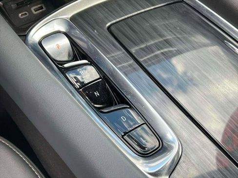 Used 2022 Buick Enclave Premium w/ Experience Buick Package image 25