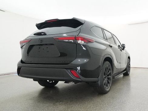 New 2026 Toyota Highlander XLE image 19