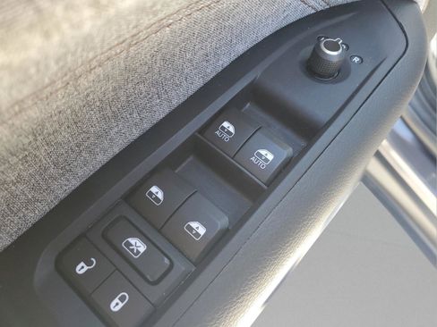 Used 2024 Jeep Compass Latitude image 20