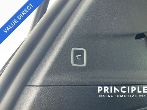 Used 2018 Chrysler Pacifica Limited image 12