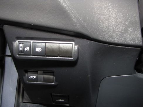 Used 2025 Toyota Corolla Cross XLE w/ Convenience Package AWD/4WD image 9