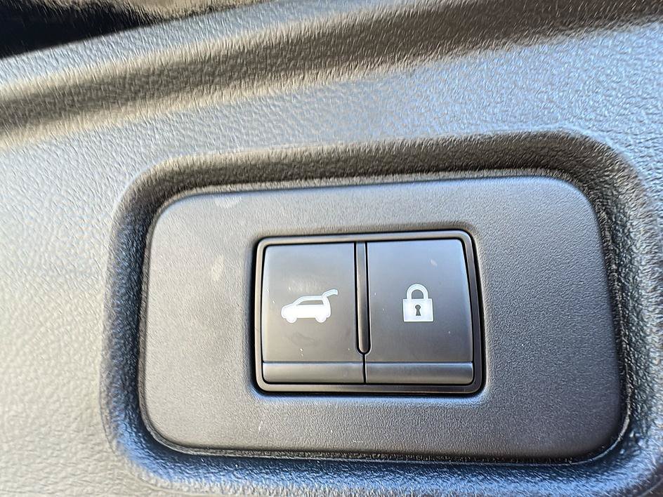 Certified 2025 Nissan Pathfinder SV FWD image 39