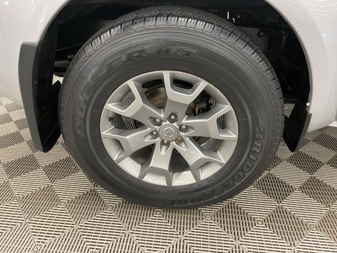 Used 2020 Nissan Frontier SV image 8