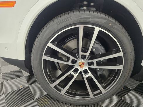 New 2026 Porsche Cayenne image 26