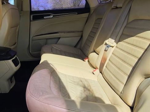 Used 2013 Ford Fusion SE FWD image 7