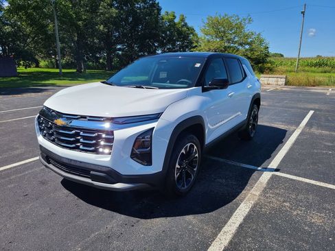 New 2027 Chevrolet Equinox LT w/ Convenience Package II AWD/4WD image 3