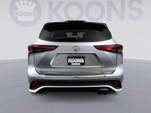 Used 2022 Toyota Highlander XSE w/ Protection Package #3 (TMS) AWD/4WD image 10