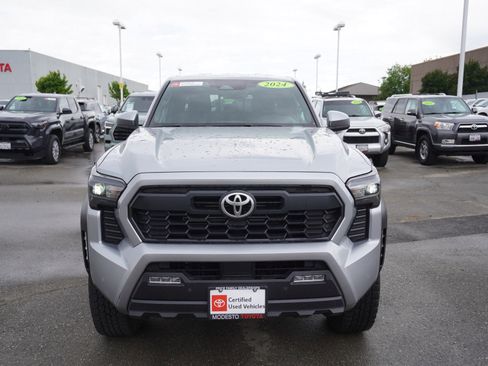 Used 2024 Toyota Tacoma TRD Off-Road w/ TRD Off Road Upgrade Package AWD/4WD image 7