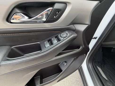 Used 2019 Chevrolet Traverse LT AWD/4WD image 10