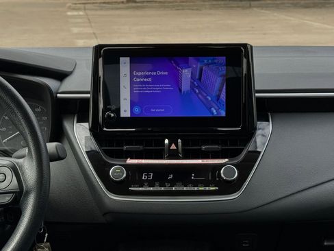 Used 2025 Toyota Corolla LE image 17