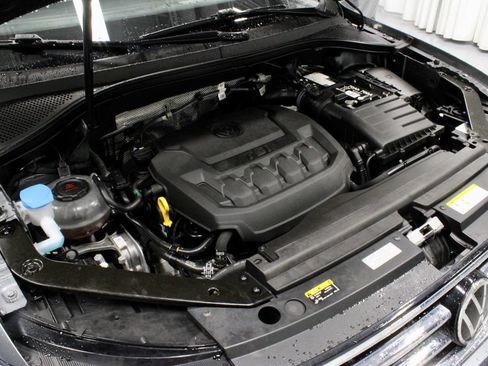 Used 2024 Volkswagen Tiguan SE FWD image 16