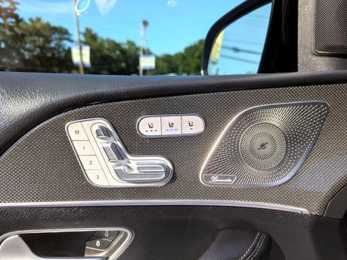 Used 2023 Mercedes-Benz GLS 450 4MATIC image 12