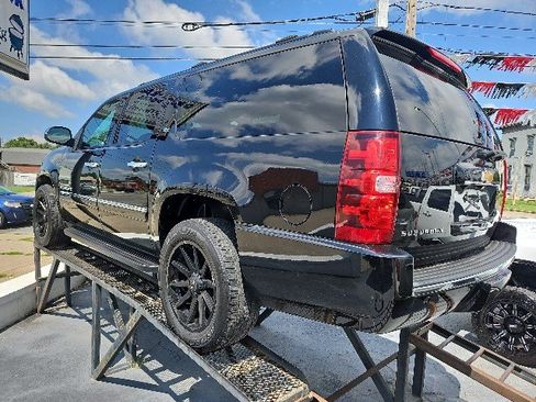 Used 2012 Chevrolet Suburban LTZ AWD/4WD image 2