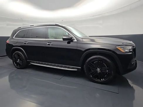 Used 2022 Mercedes-Benz GLS 450 4MATIC image 2