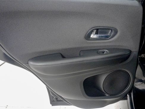 Used 2022 Honda HR-V LX image 35