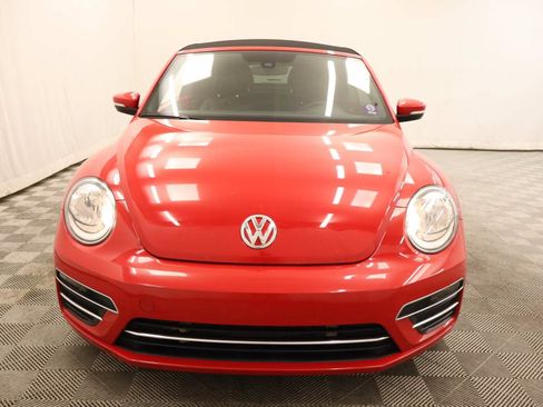 Used 2019 Volkswagen Beetle 2.0T SE FWD image 4