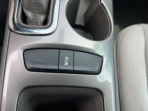 Used 2018 Chevrolet Cruze LT w/ Sun And Sound Package FWD image 22