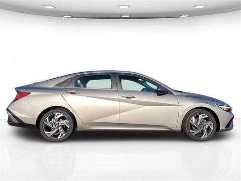 New 2026 Hyundai Elantra Limited w/ Cargo Package FWD image 10