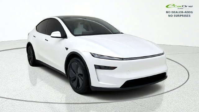 Used 2026 Tesla Model Y AWD image 1