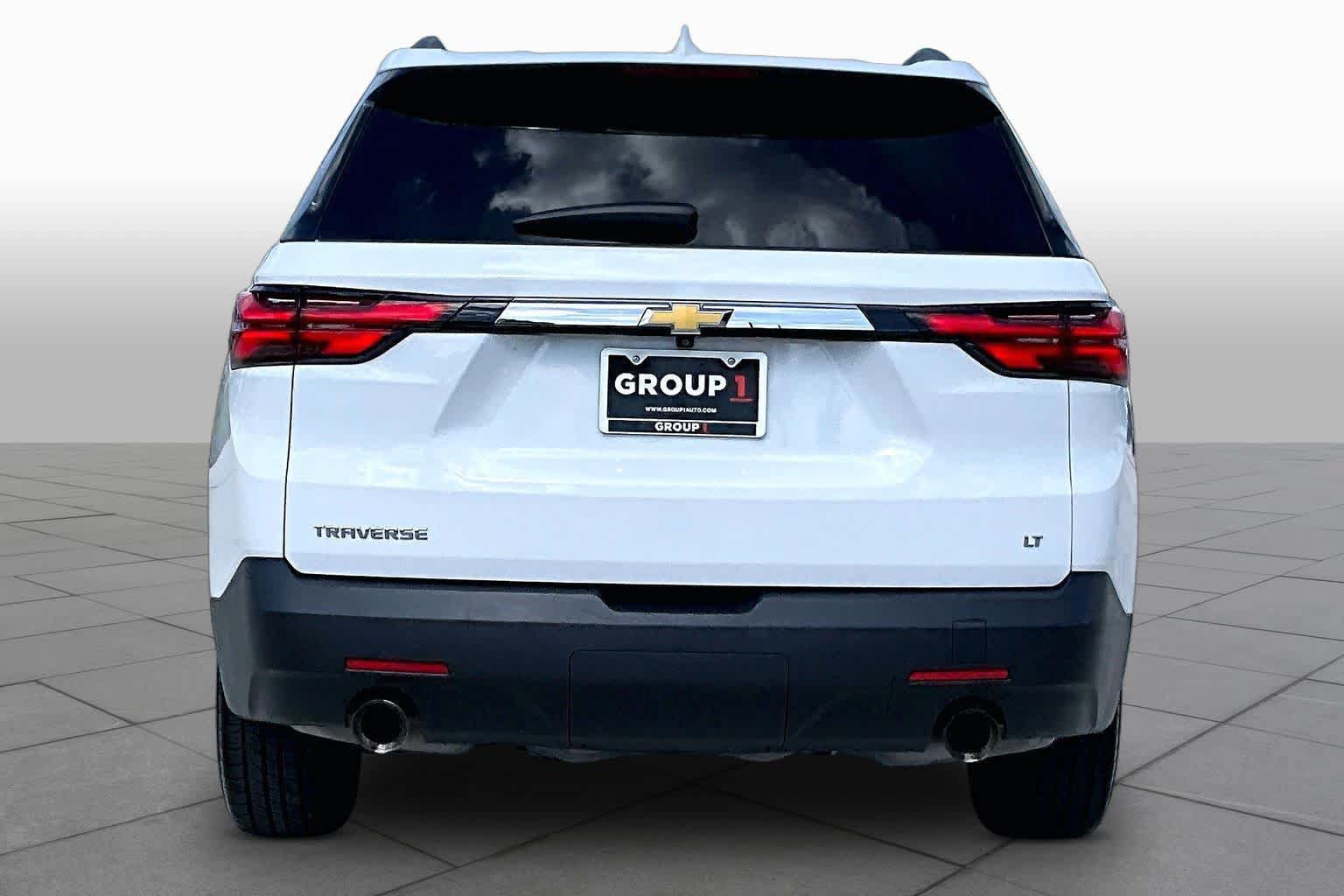Used 2023 Chevrolet Traverse LT FWD image 9