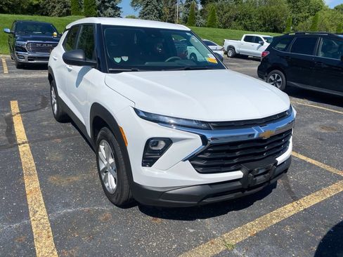 Used 2024 Chevrolet TrailBlazer LS w/ LS Convenience Package FWD image 1