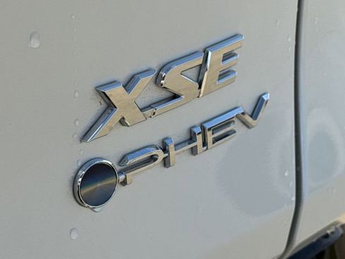 Used 2025 Toyota RAV4 XSE w/ Premium Package AWD/4WD image 10
