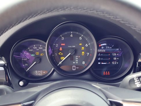 Certified 2025 Porsche Macan image 16