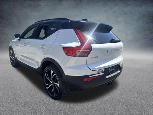 Used 2021 Volvo XC40 T5 R-Design w/ Advanced Package AWD/4WD image 12