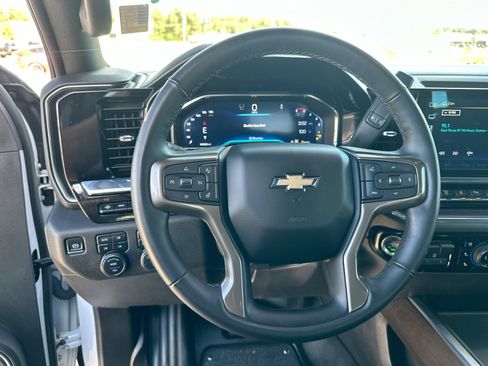 Used 2024 Chevrolet Silverado 2500 High Country w/ High Country Premium Package AWD/4WD image 14