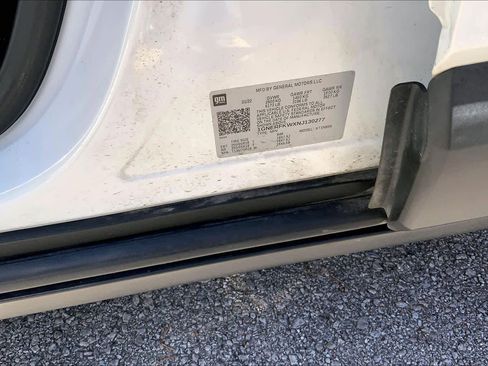 Used 2022 Chevrolet Traverse LS image 33