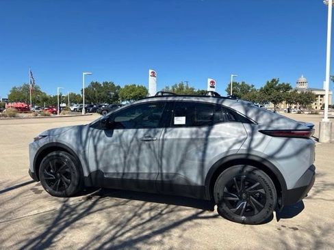 Used 2026 Toyota C-HR AWD/4WD image 8