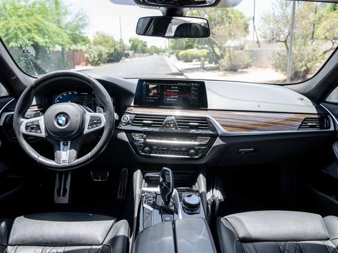 Used 2020 BMW M550i xDrive w/ Executive Package AWD/4WD image 18