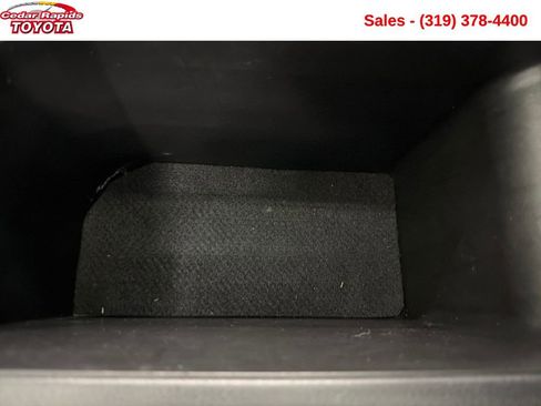 Used 2019 Toyota Camry SE image 25
