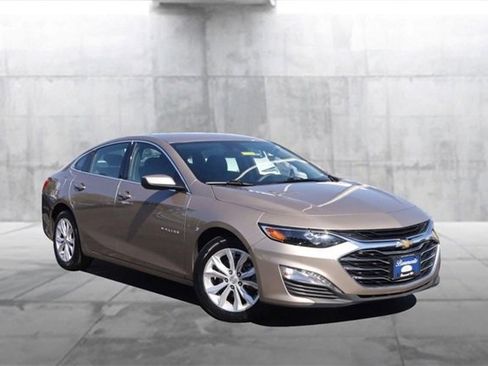 Used 2024 Chevrolet Malibu LT image 2