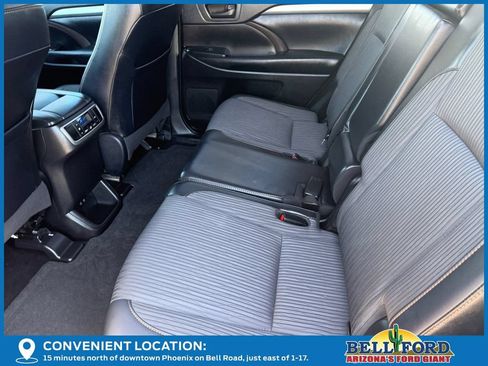 Used 2019 Toyota Highlander Plus w/ Carpet Mat Package (TMS) AWD/4WD image 14