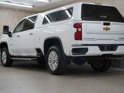 Used 2022 Chevrolet Silverado 2500 High Country w/ Safety Package II AWD/4WD image 7