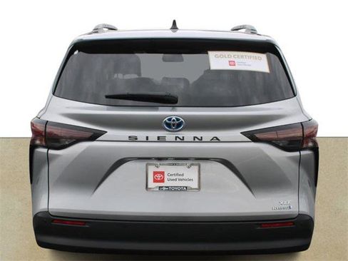 Certified 2024 Toyota Sienna XLE image 5