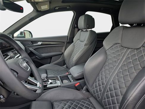 Used 2024 Audi SQ5 Prestige image 19