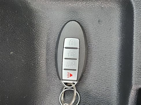 Used 2021 Nissan Versa SV image 36