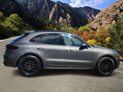 Used 2018 Porsche Macan GTS AWD/4WD image 2