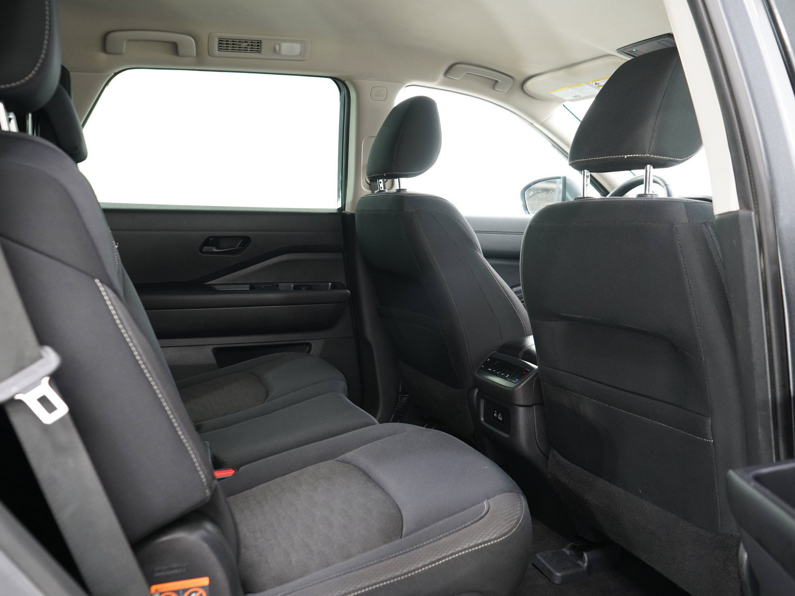 Used 2023 Nissan Pathfinder SV AWD/4WD image 13