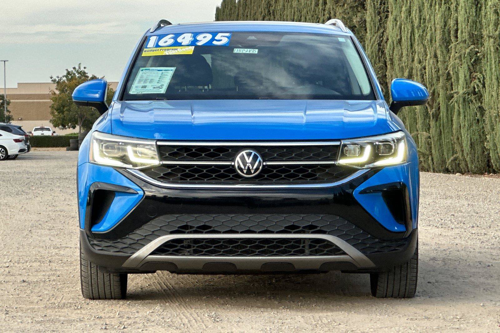 Used 2022 Volkswagen Taos SEL w/ Panoramic Sunroof Package FWD image 8
