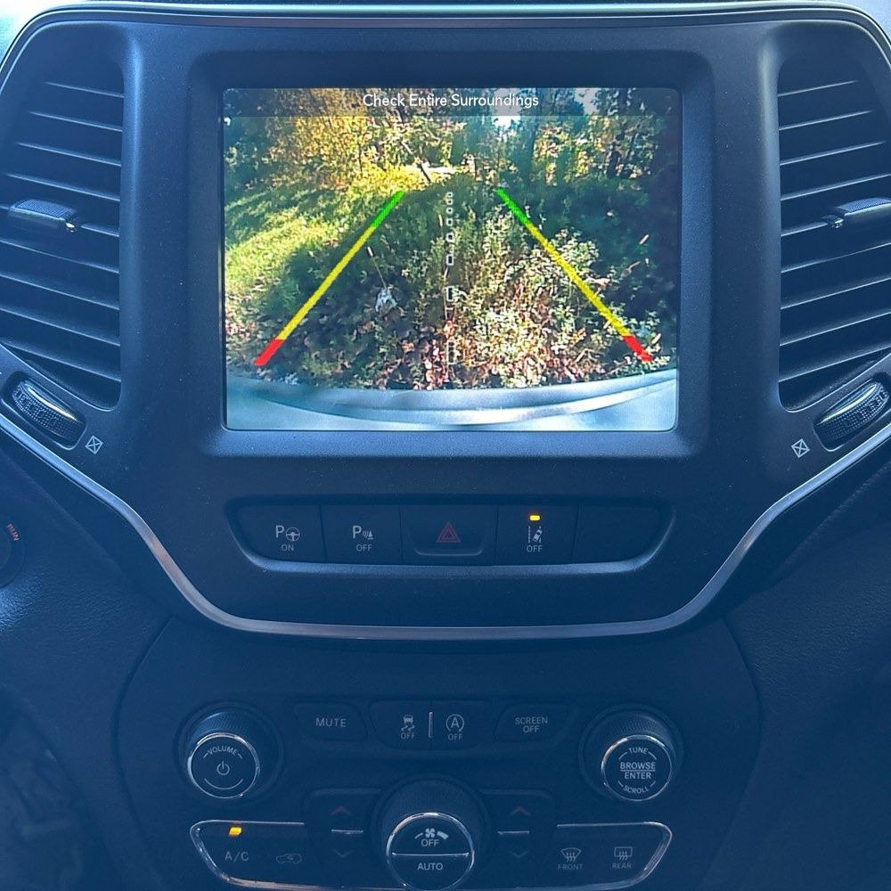 Used 2019 Jeep Cherokee Trailhawk AWD/4WD image 10