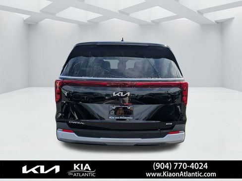 New 2026 Kia Carnival LXS image 4