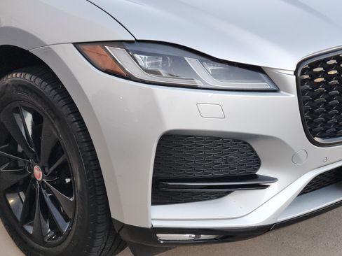 Certified 2022 Jaguar F-PACE S image 8