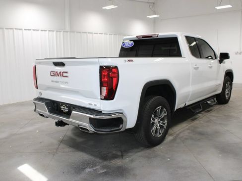 Used 2025 GMC Sierra 1500 SLE AWD/4WD image 9