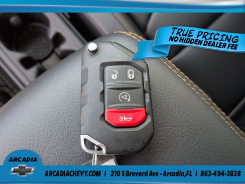 Used 2024 Jeep Wrangler Unlimited Sahara w/ Safety Group AWD/4WD image 22