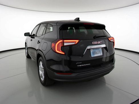 Used 2024 GMC Terrain SLE image 5
