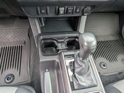 Certified 2023 Toyota Tacoma TRD Off-Road AWD/4WD image 34